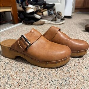 Universal Thread Women’s Clogs